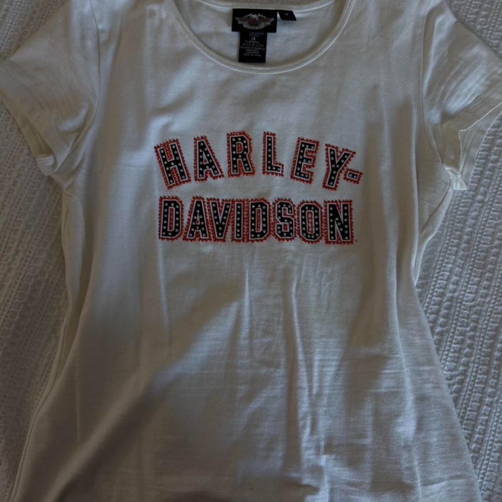 Harley-Davidson Cream Tee with Red Accents
